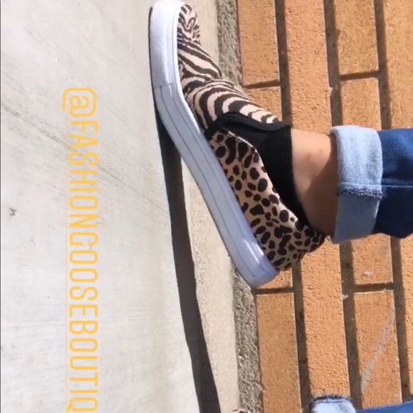 ❤️HP! Tiger & Leopard Sneakers - Picture 8 of 8